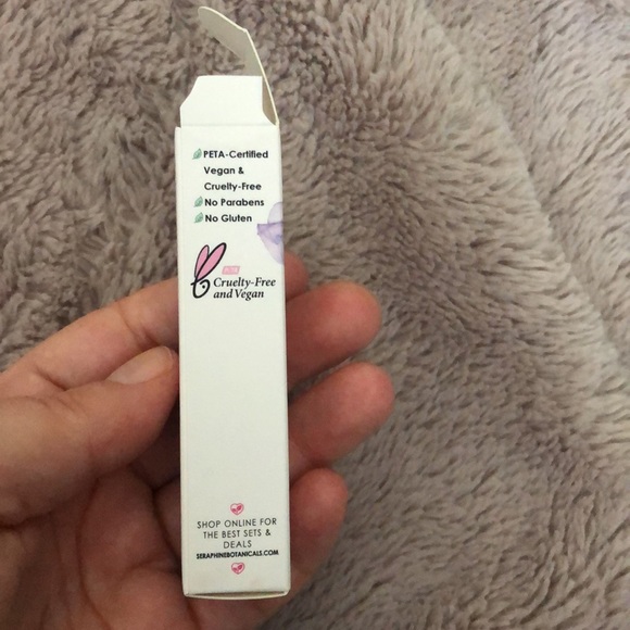 Seraphine Botanicals Cherimoya + Fig Long Lasting Vegan Lip Stain 2.2ml inLATTE - Picture 4 of 7